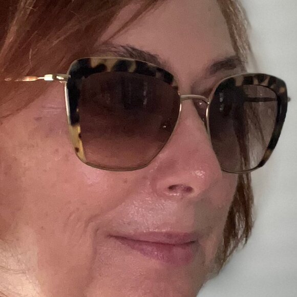 MIU MIU Sunglasses - Tortoiseshell pattern and gold detail - Authentic - Picture 11 of 17